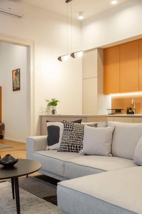 Luxurious Minimalist Residence With Sauna By Prestige Homes Будапеща Екстериор снимка