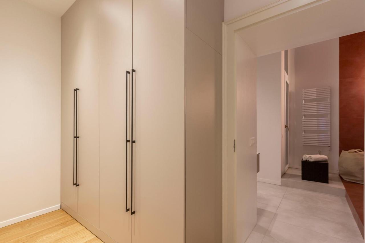 Luxurious Minimalist Residence With Sauna By Prestige Homes Будапеща Екстериор снимка